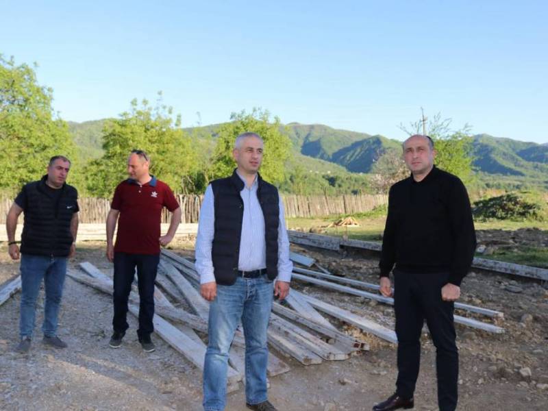 სოფელ ჭალისთავში დაიწყო ხელოვნურსაფარიანი კომბინირებული სპორტული მოედნის მოწყობის...